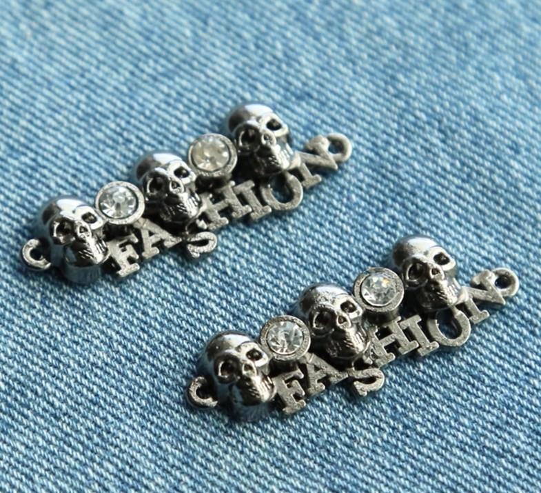 skull design shiny silver custom metal logo patches for backpacks